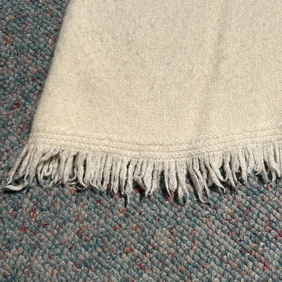 Anthro Akemi&Kim Cream Ladies Cowl Neck Sweater size Large - Picture 8 of 10